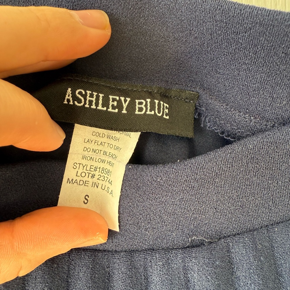 Navy Blue Pleated Skirt - Picture 2 of 3